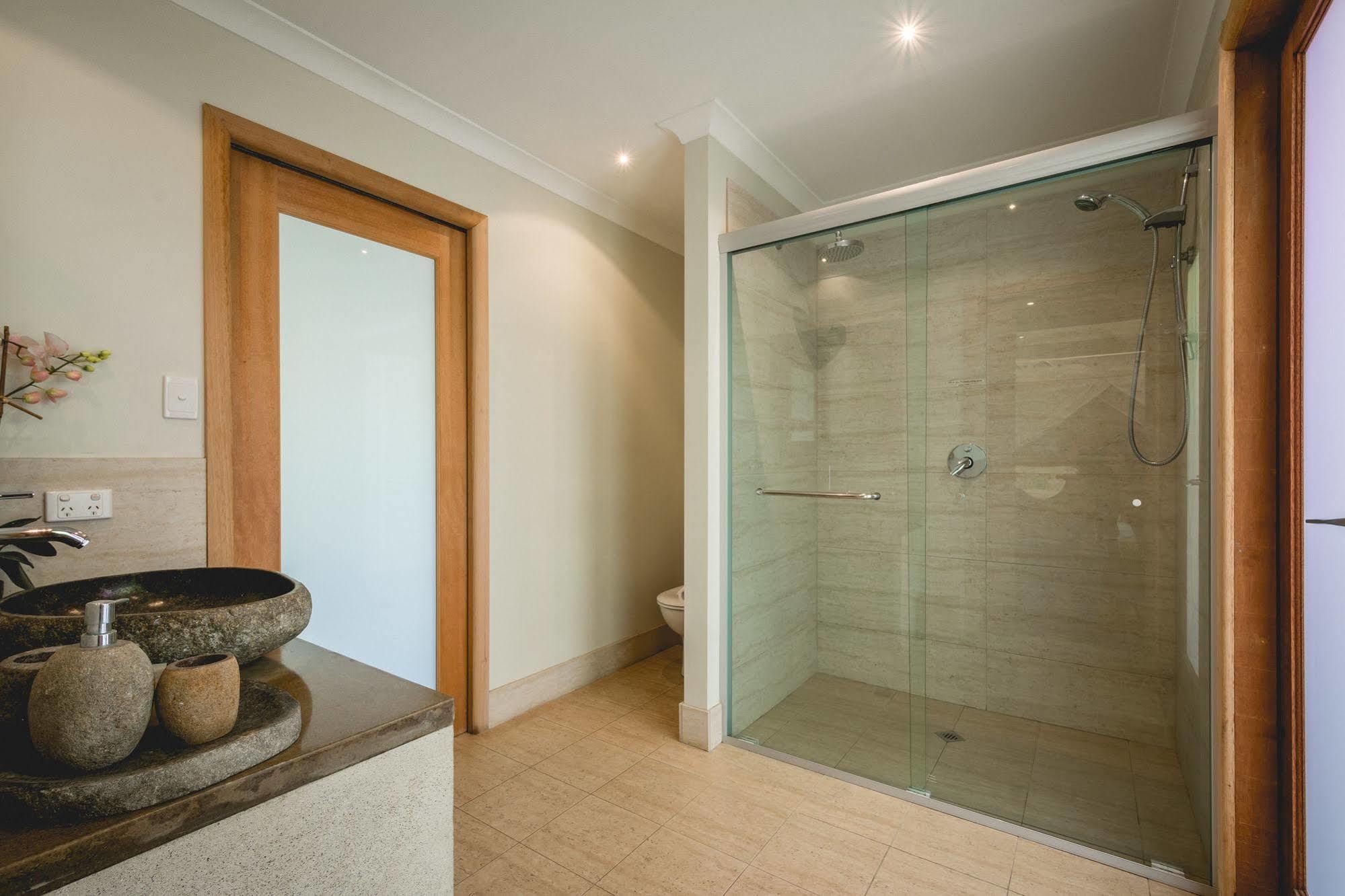 Albany Bali Style Accommodation ภายนอก รูปภาพ