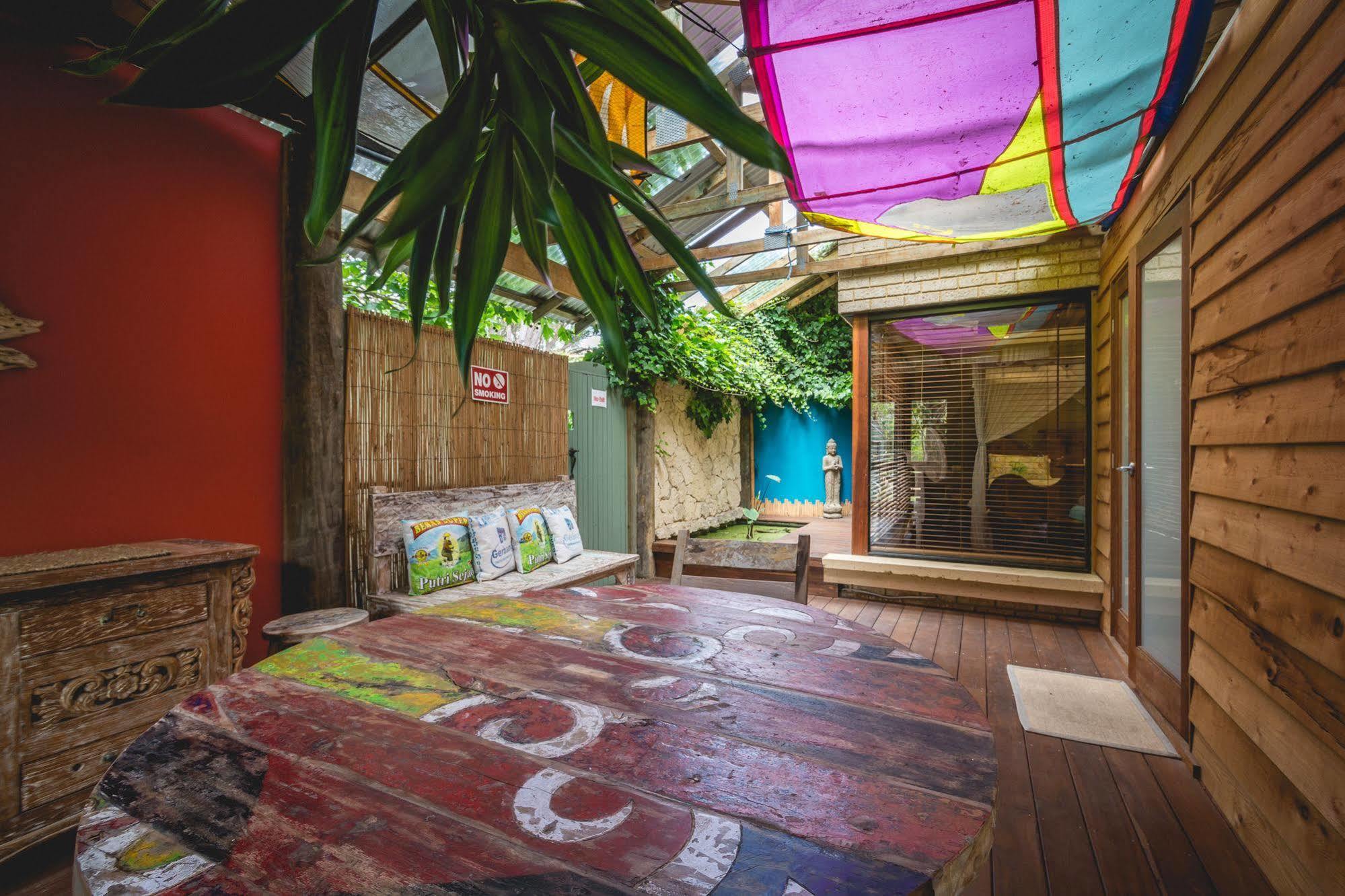 Albany Bali Style Accommodation ภายนอก รูปภาพ