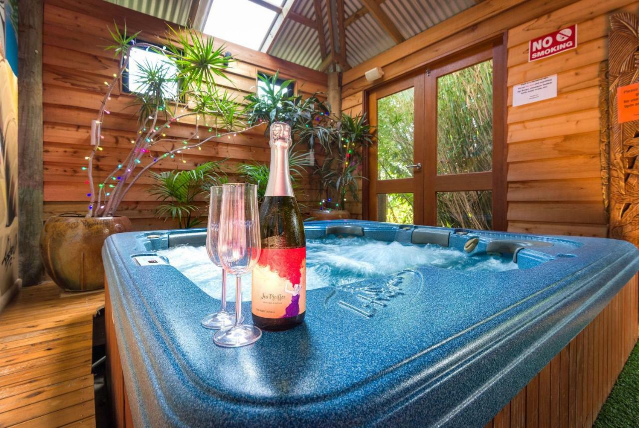 Albany Bali Style Accommodation ภายนอก รูปภาพ